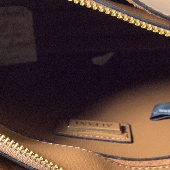 Tieghan Crossbody - Picture 6 of 6